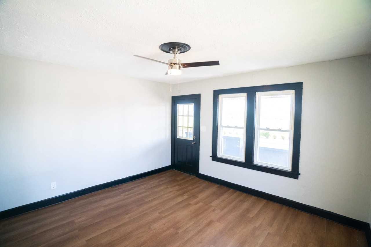 1144 Triplett St - Photo 4 of 12