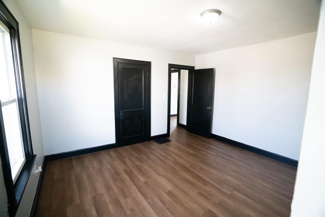 1144 Triplett St - Photo 5 of 12