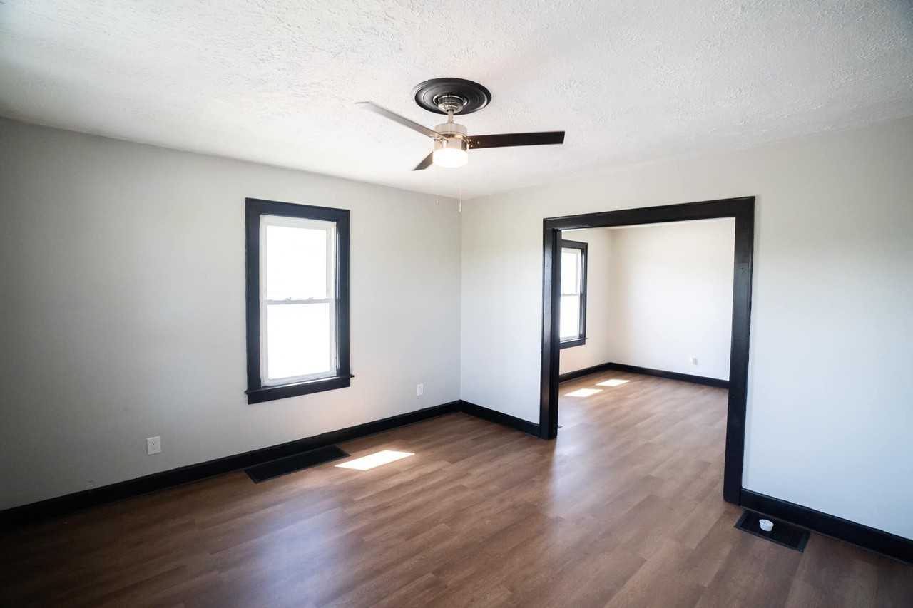 1144 Triplett St - Photo 6 of 12