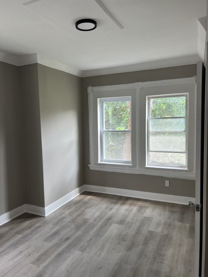 2239 N Van Pelt St - Photo 5 of 11