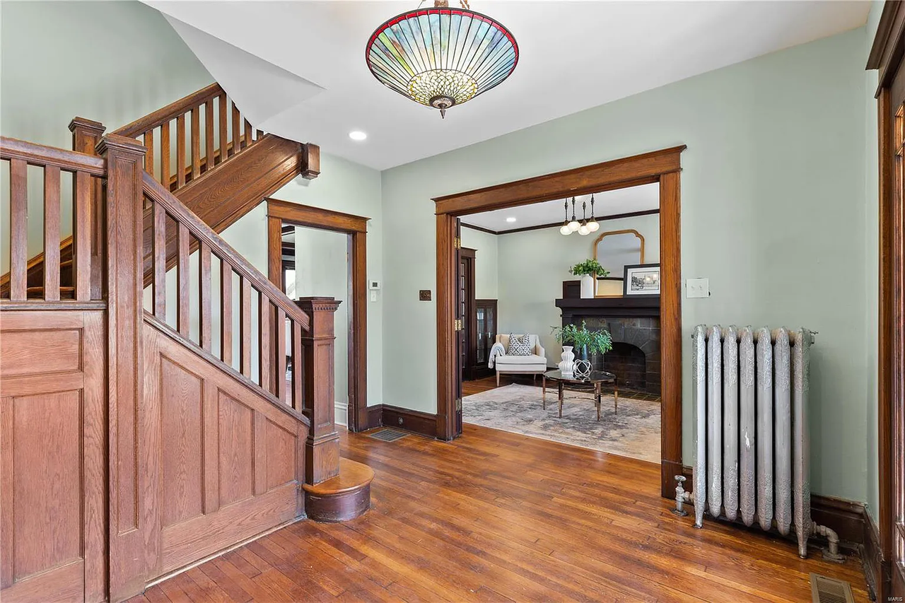 3831 Lafayette Ave - Photo 3 of 17