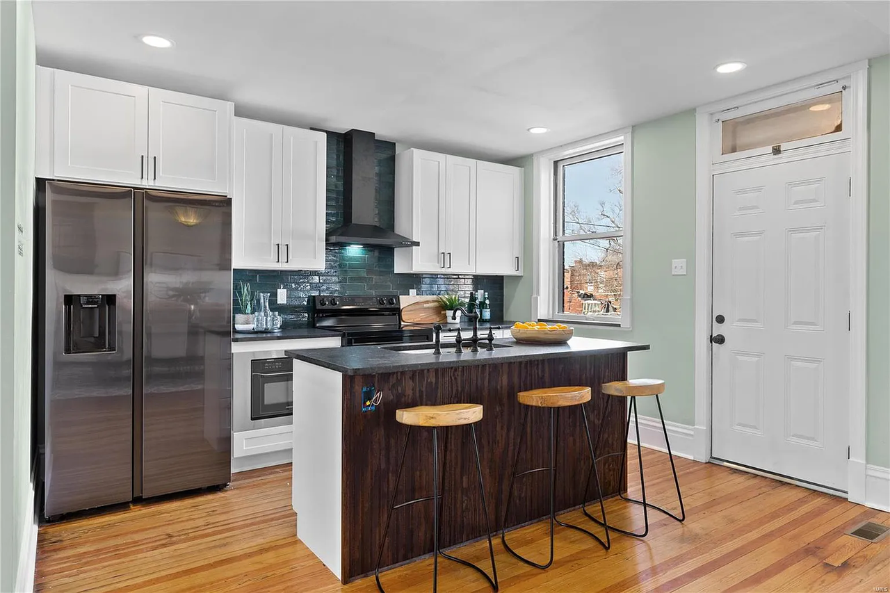 3831 Lafayette Ave - Photo 7 of 17