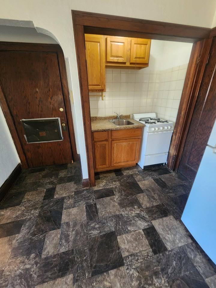 5310 W Beloit Rd #10 - Photo 2 of 4