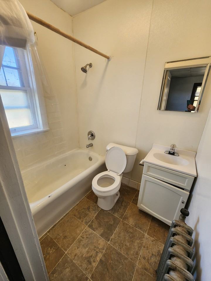 5310 W Beloit Rd #10 - Photo 3 of 4