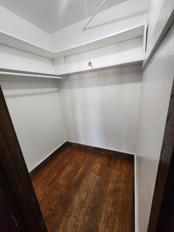 5310 W Beloit Rd #10 - Photo 4 of 4