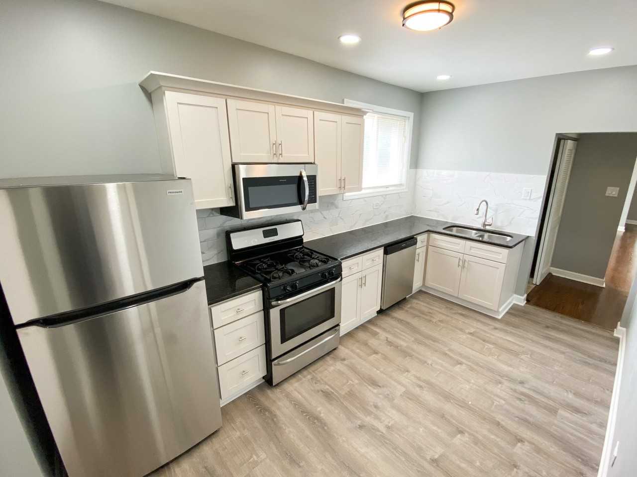 7815 S Kingston Ave #3 - Photo 7 of 17