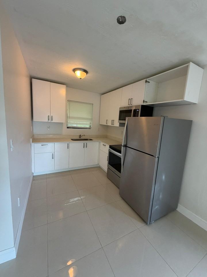 465 Ne 139th St #467 - Photo 2 of 11