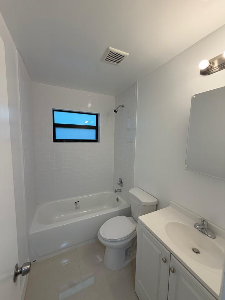 465 Ne 139th St #467 - Photo 6 of 11