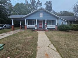 featured image of 2233 E 4th St