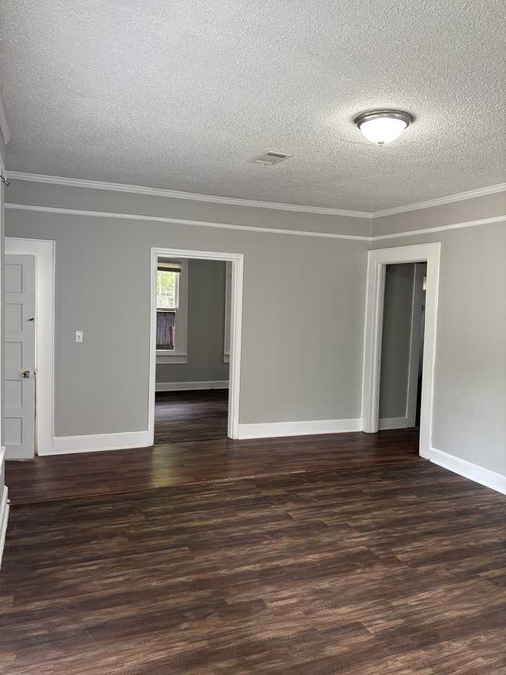 2233 E 4th St - Photo 3 of 13