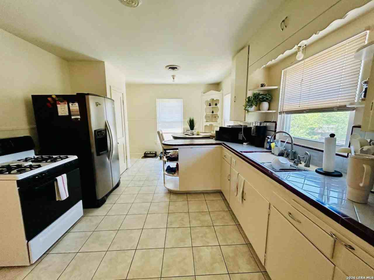 507 Exeter Rd - Photo 4 of 12