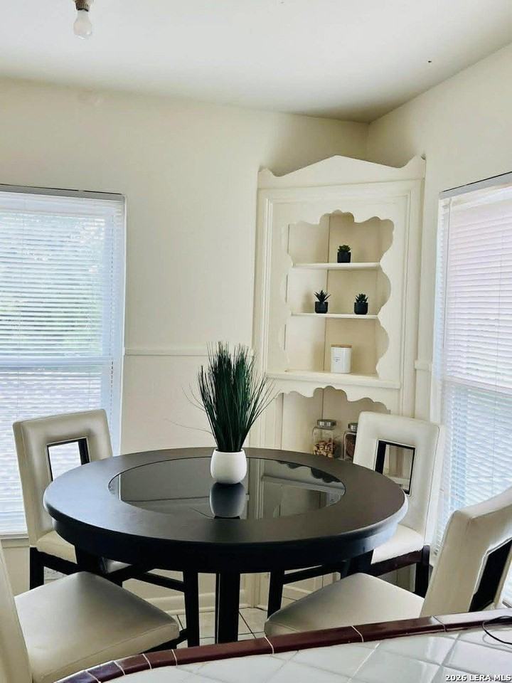 507 Exeter Rd - Photo 5 of 12