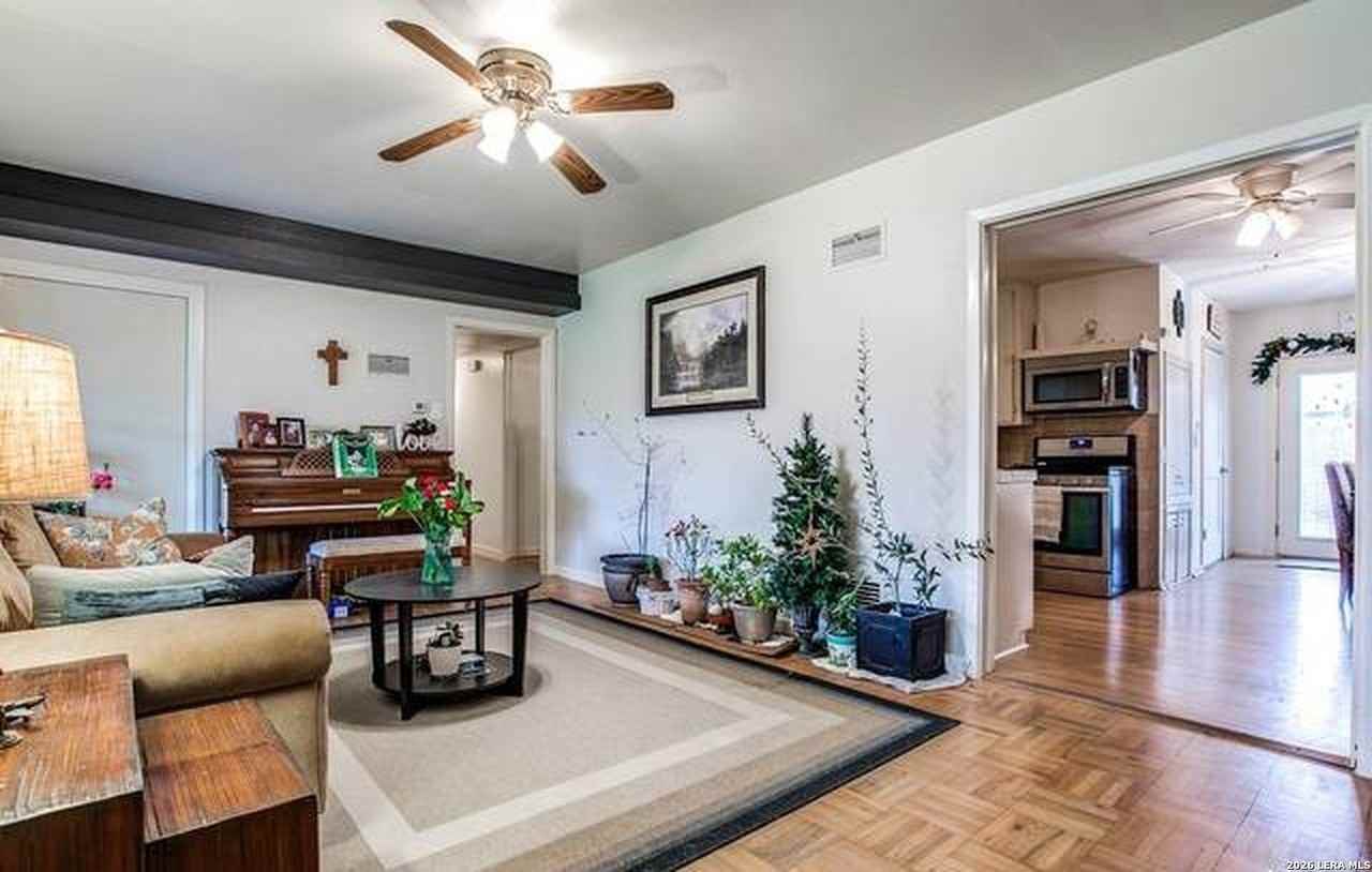 511 Exeter Rd - Photo 2 of 17