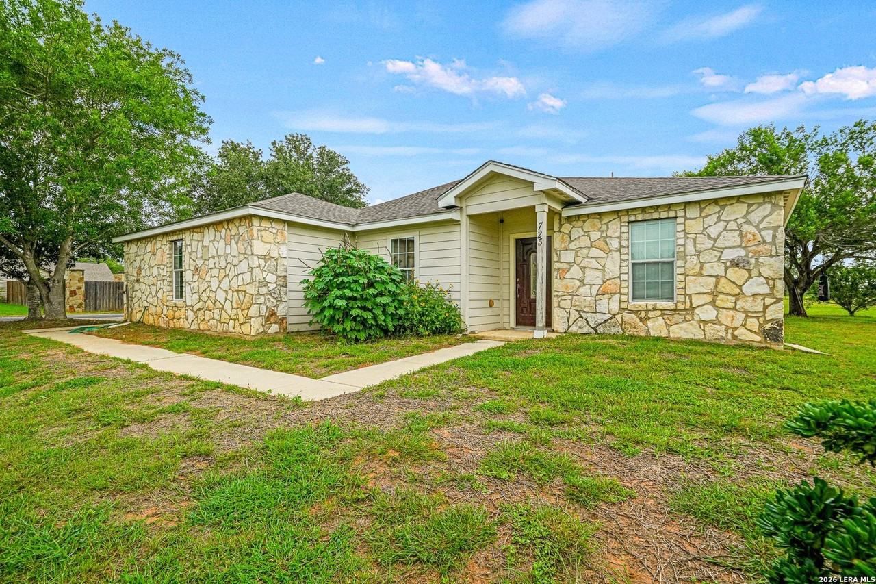 725 Cimarron Sq - Photo 2 of 37