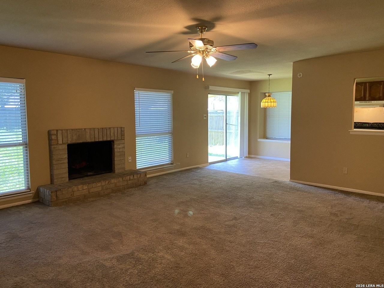 2306 Frontier Trl - Photo 4 of 19