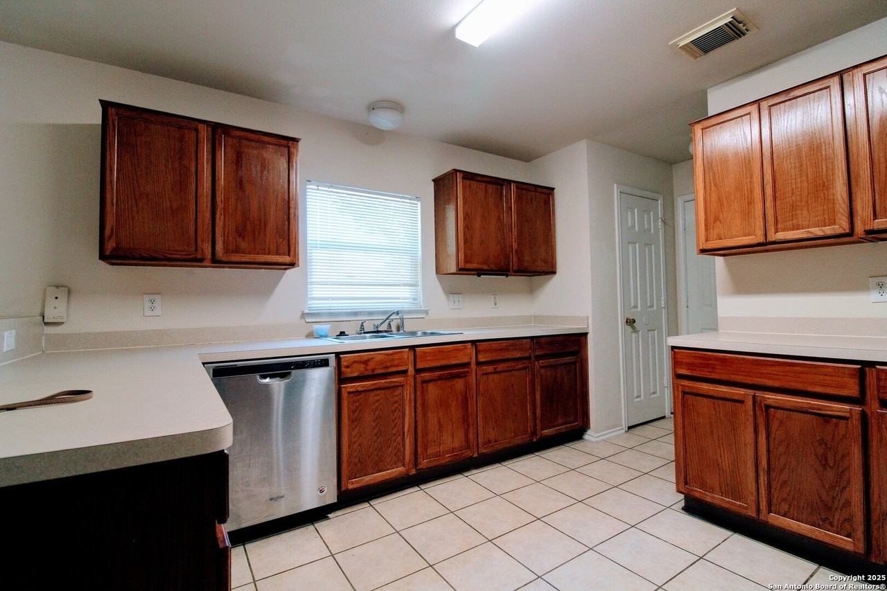 13142 Willowthorn Ln - Photo 6 of 20