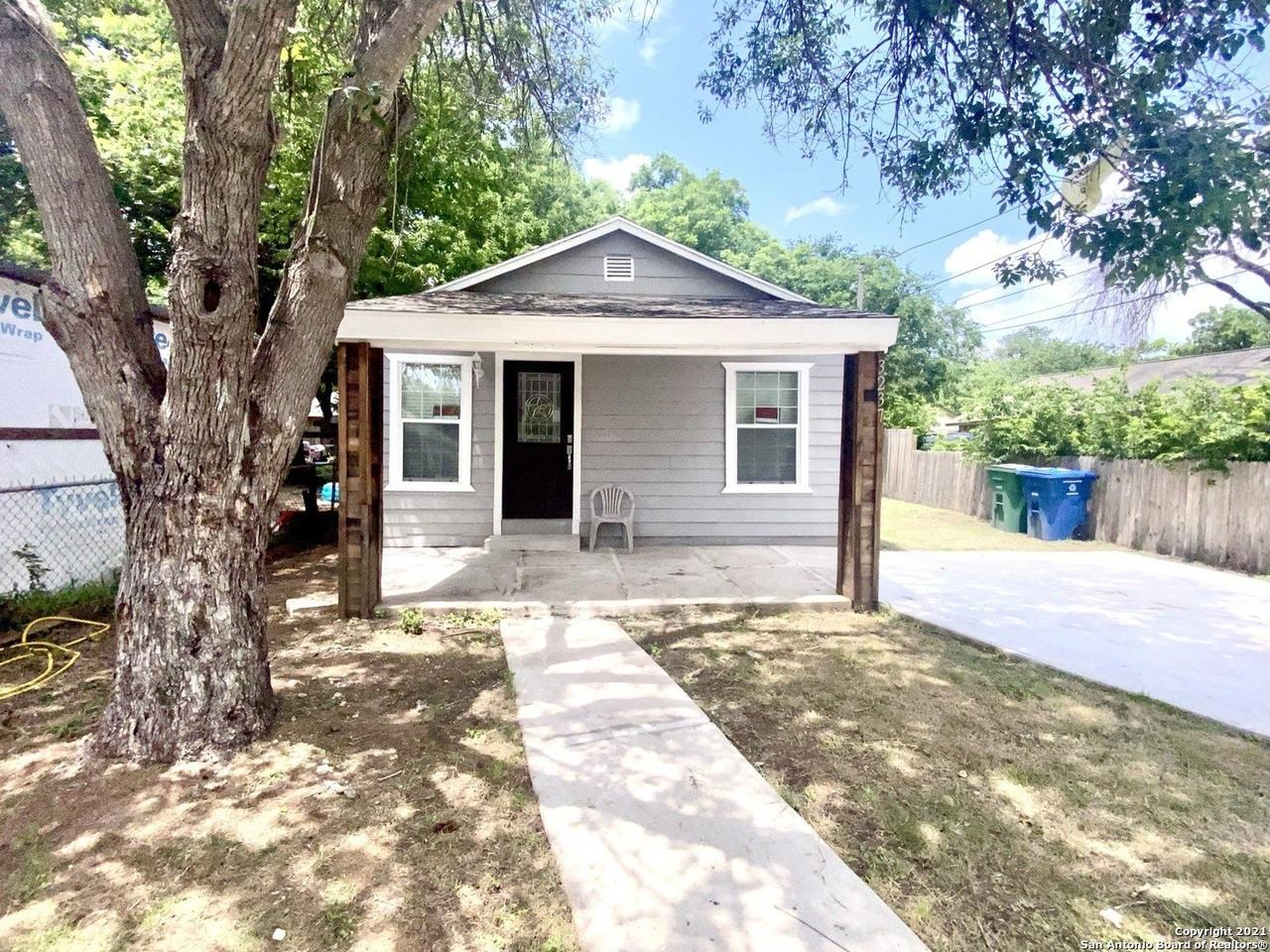 3237 Colima St - Photo 2 of 20