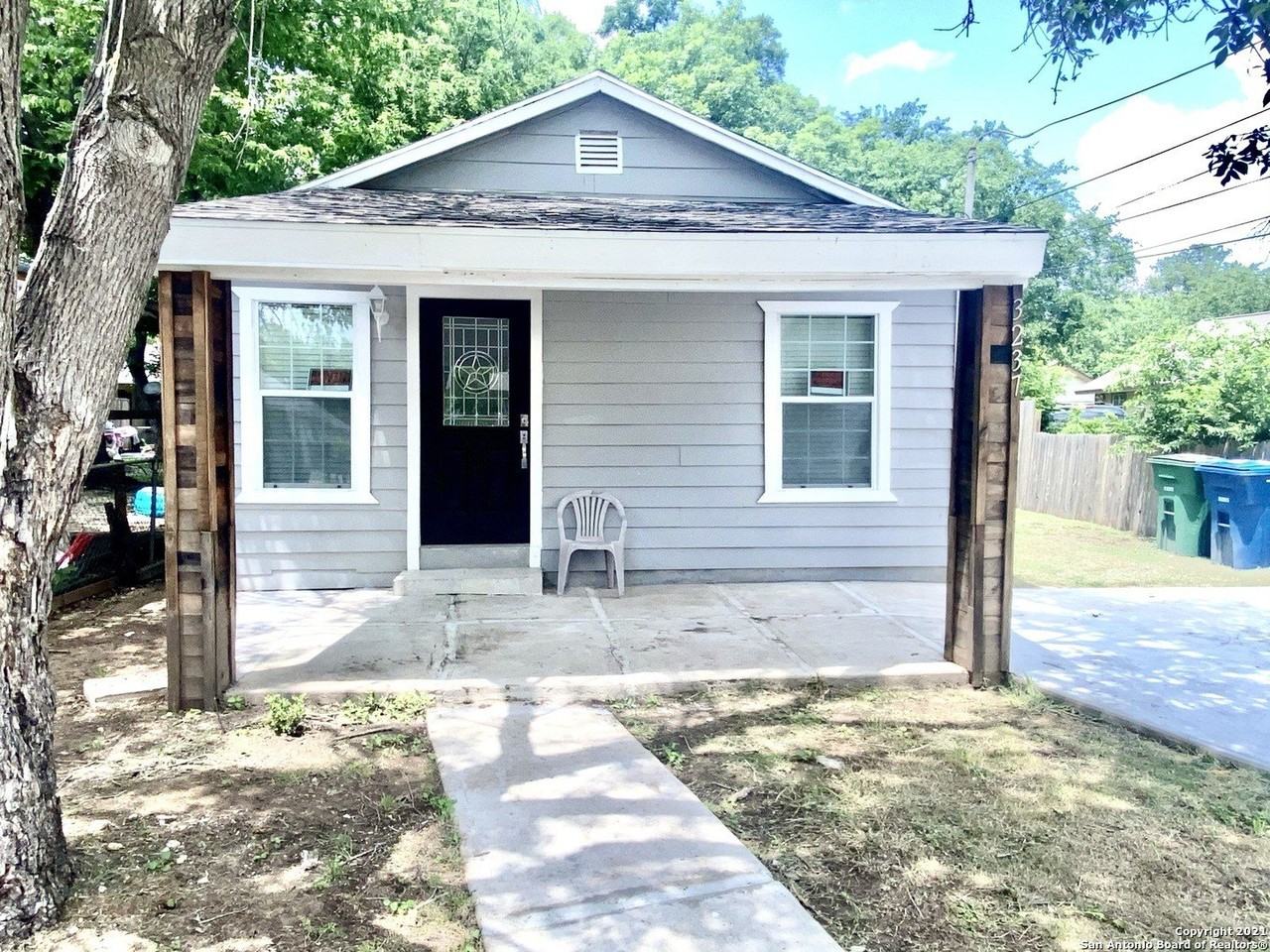 3237 Colima St - Photo 3 of 20