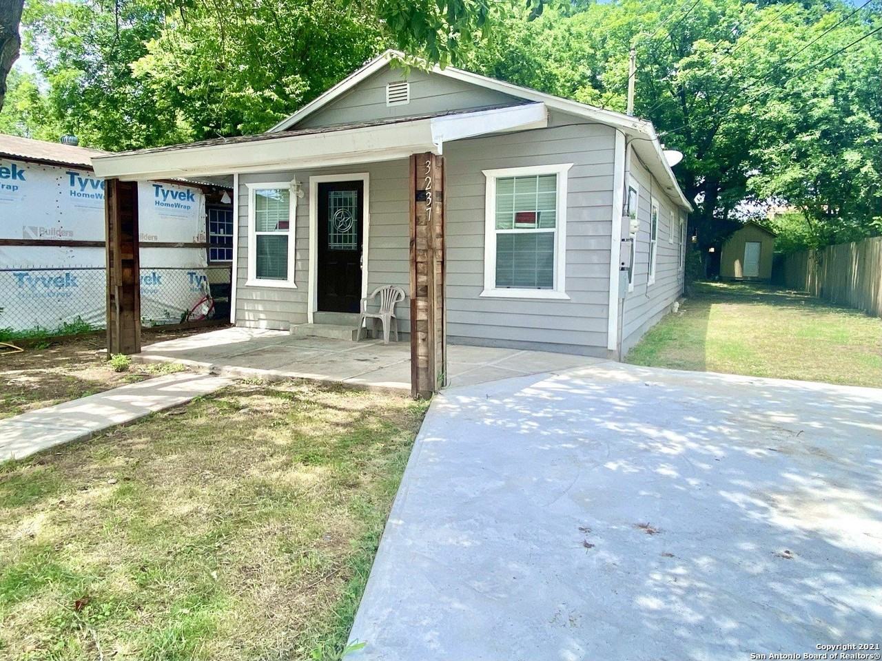 3237 Colima St - Photo 4 of 20