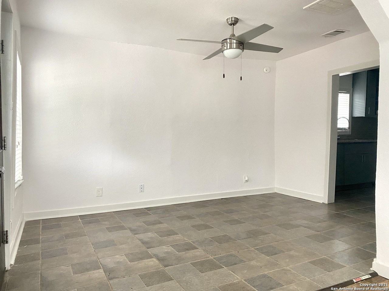 3237 Colima St - Photo 7 of 20