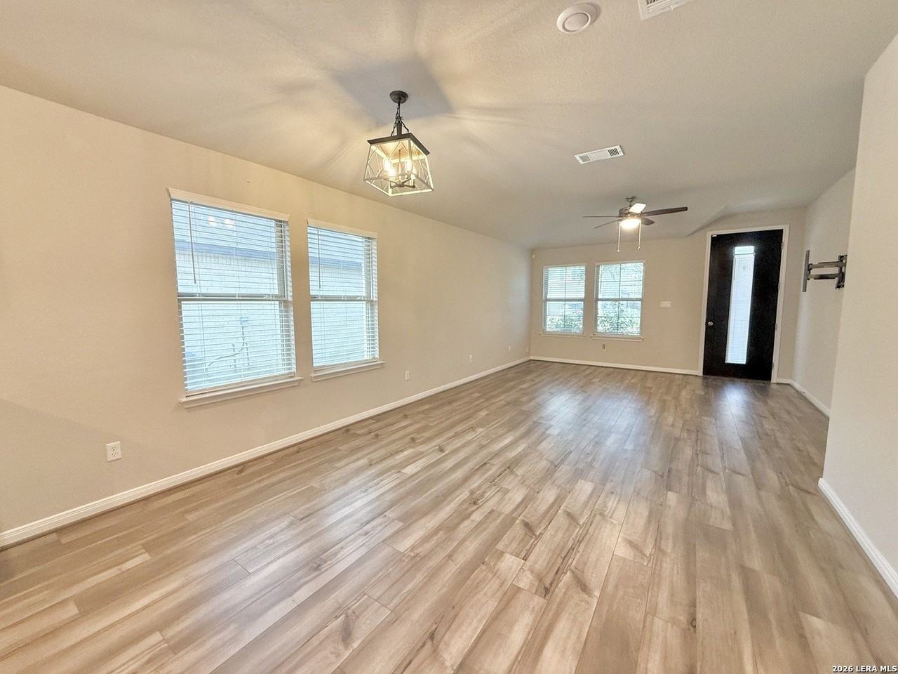 3009 Hess Blvd - Photo 3 of 28