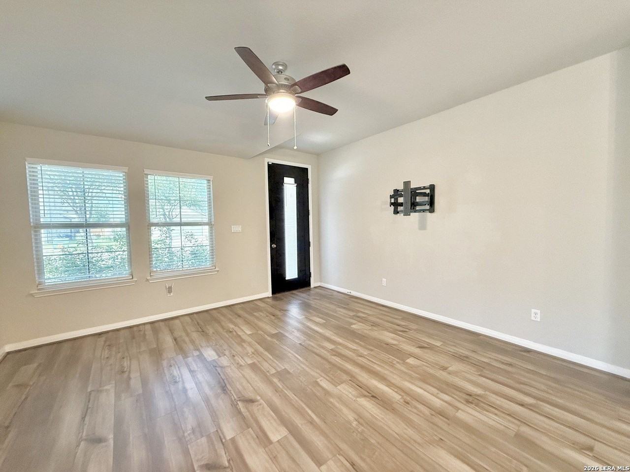 3009 Hess Blvd - Photo 5 of 28