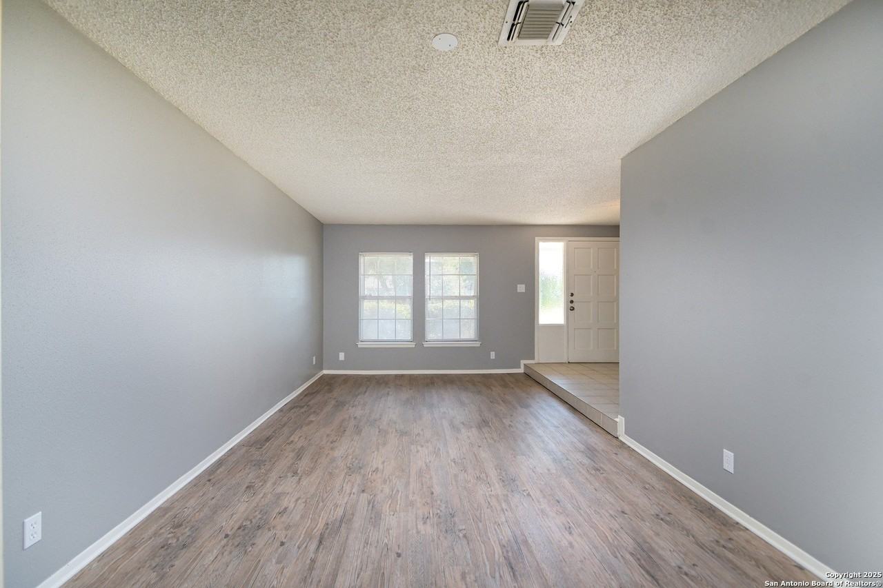 7414 Elderberry St - Photo 3 of 24