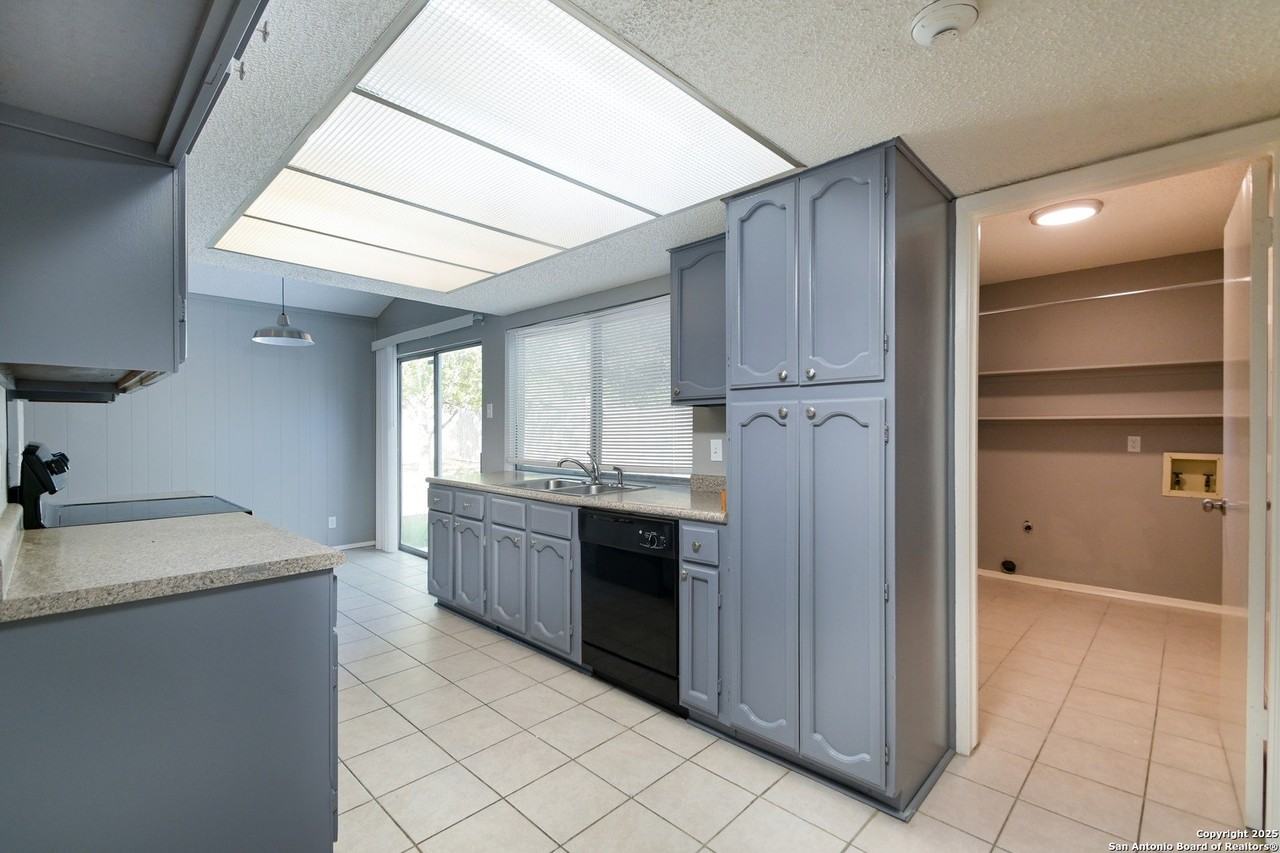 7414 Elderberry St - Photo 7 of 24
