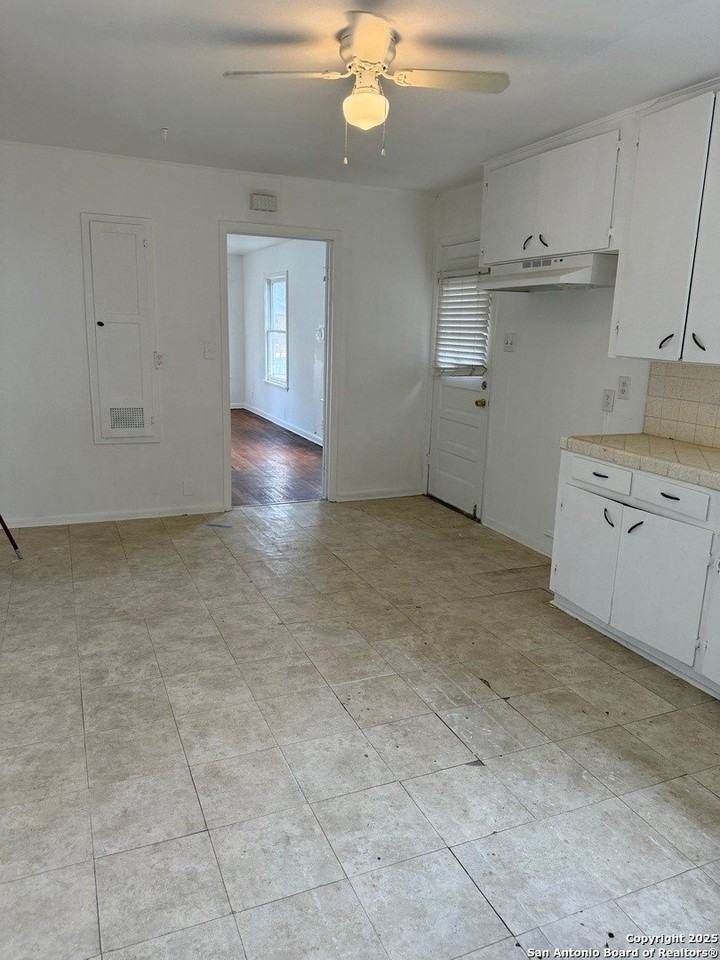 1940 Schley Ave - Photo 5 of 13