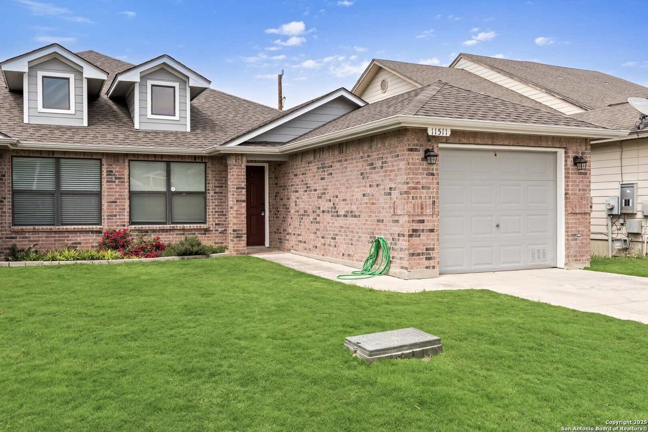 11511 Creek Eagle - Photo 2 of 32