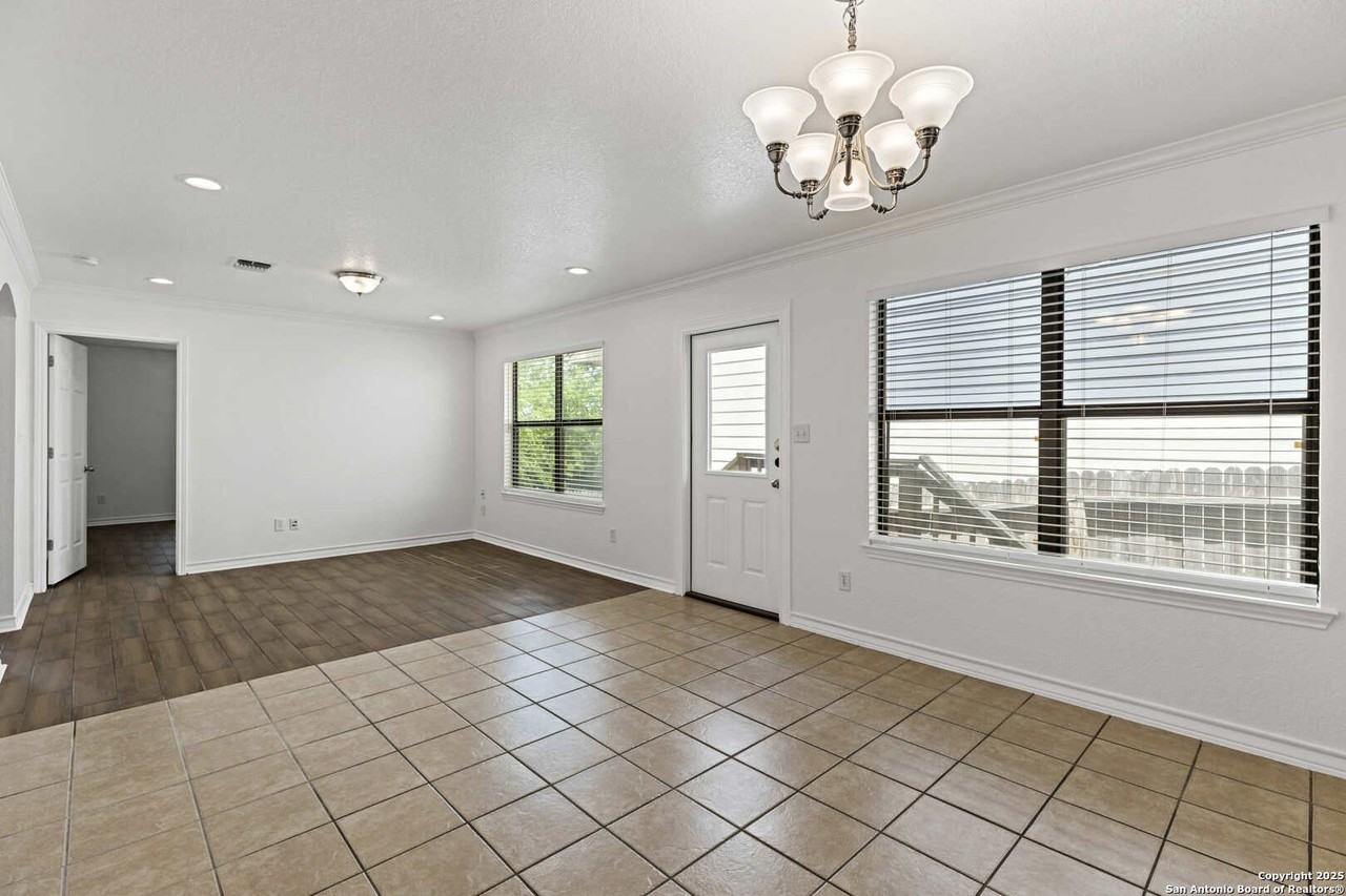 11511 Creek Eagle - Photo 5 of 32