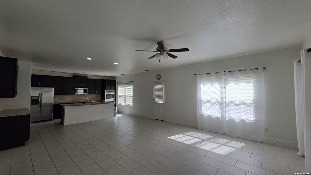 4902 Eagle Valley St - Photo 7 of 24