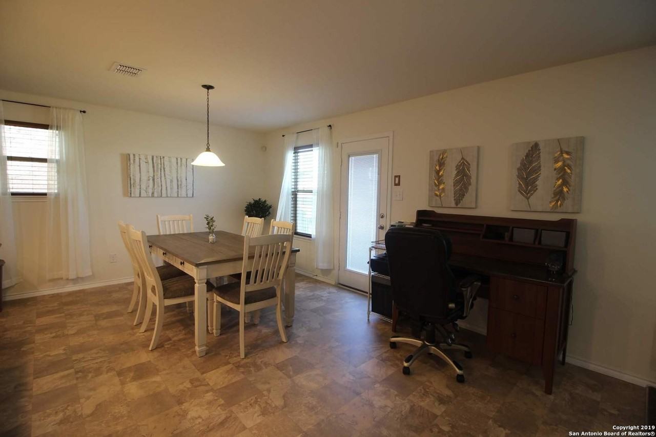 1407 Blue Jay Ct - Photo 3 of 25