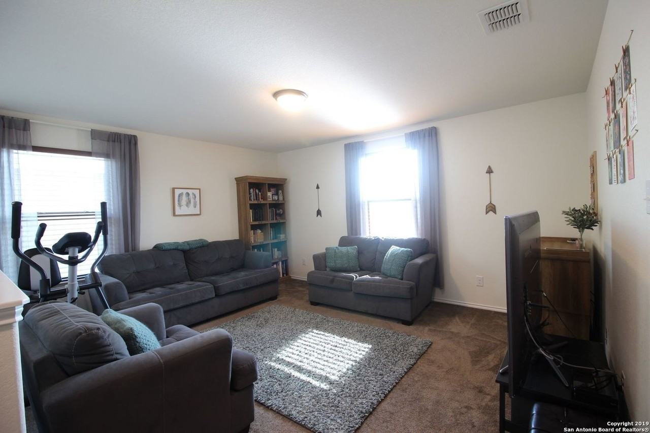 1407 Blue Jay Ct - Photo 6 of 25