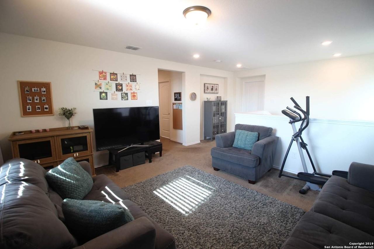1407 Blue Jay Ct - Photo 7 of 25