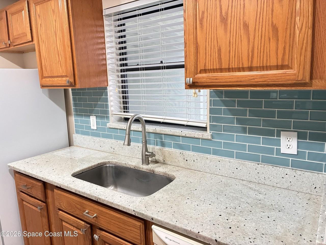 1010 Bianca Dr Ne - Photo 4 of 18