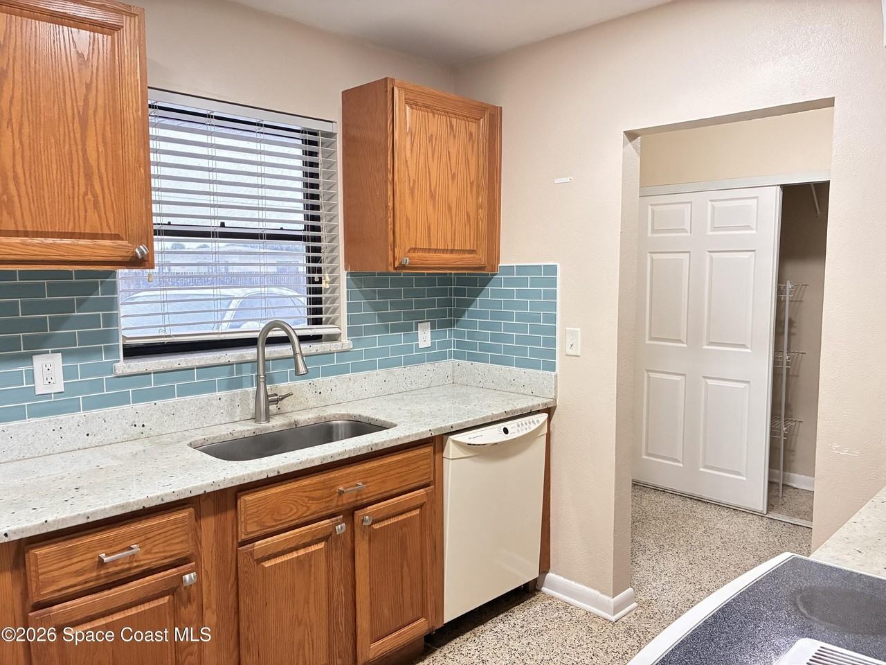 1010 Bianca Dr Ne - Photo 6 of 18