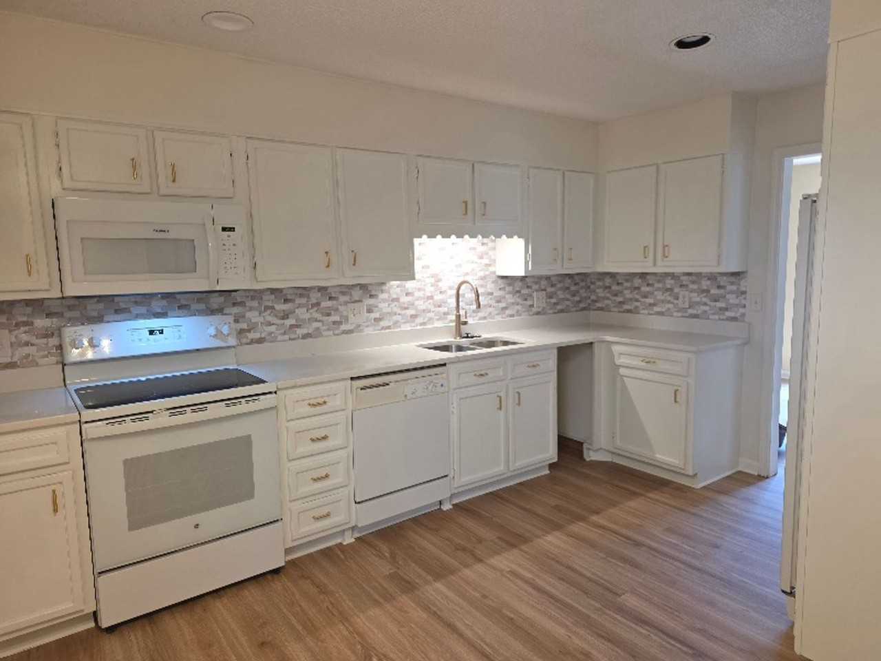 5352 Larch Ct - Photo 3 of 22