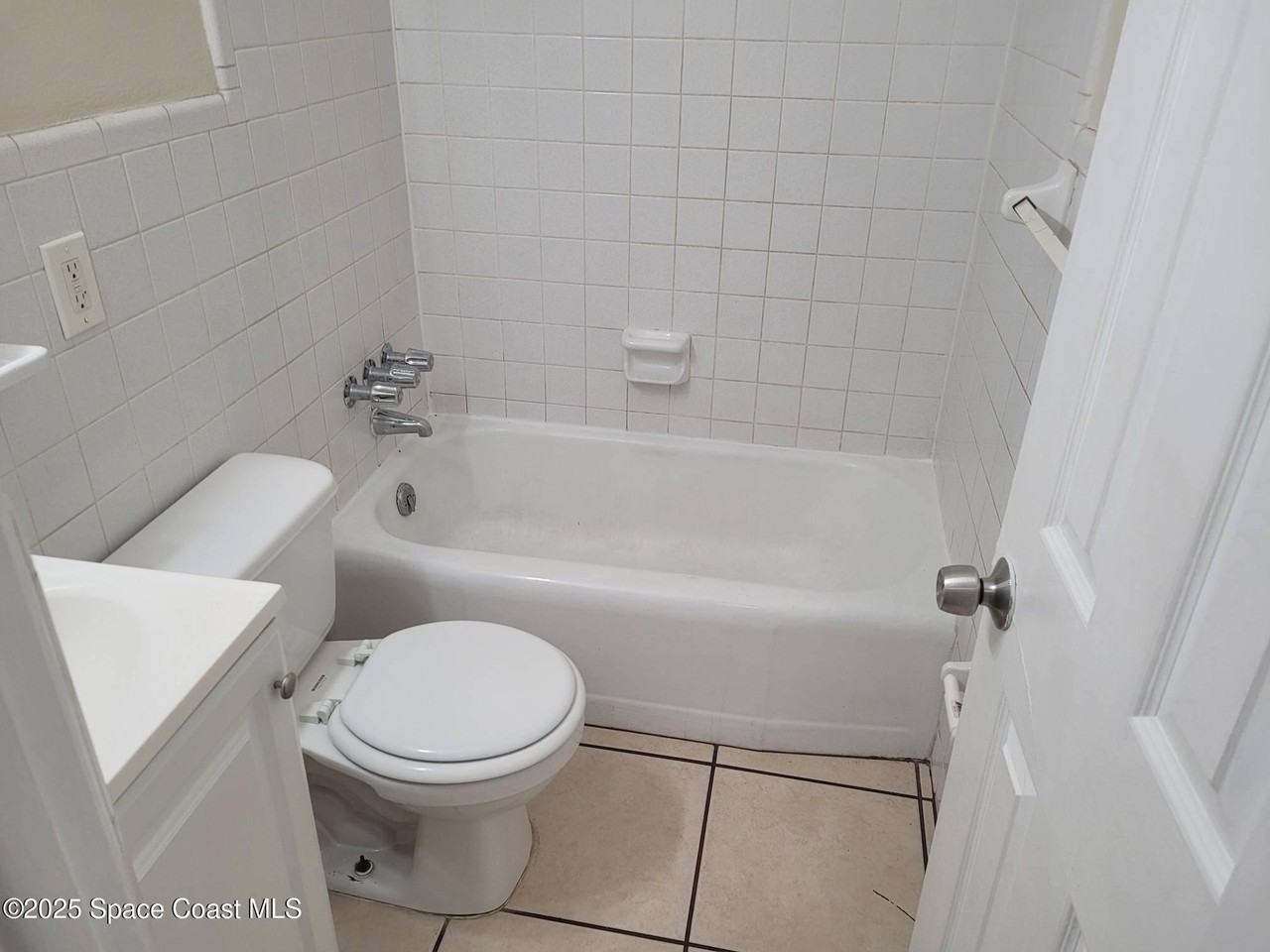 130 Bougainvillea Dr #10 - Photo 6 of 7