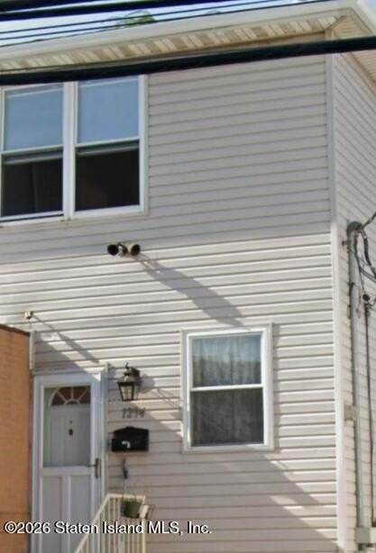 1294 Forest Ave - Photo 4 of 4