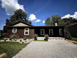 featured image of 623 Monroe St