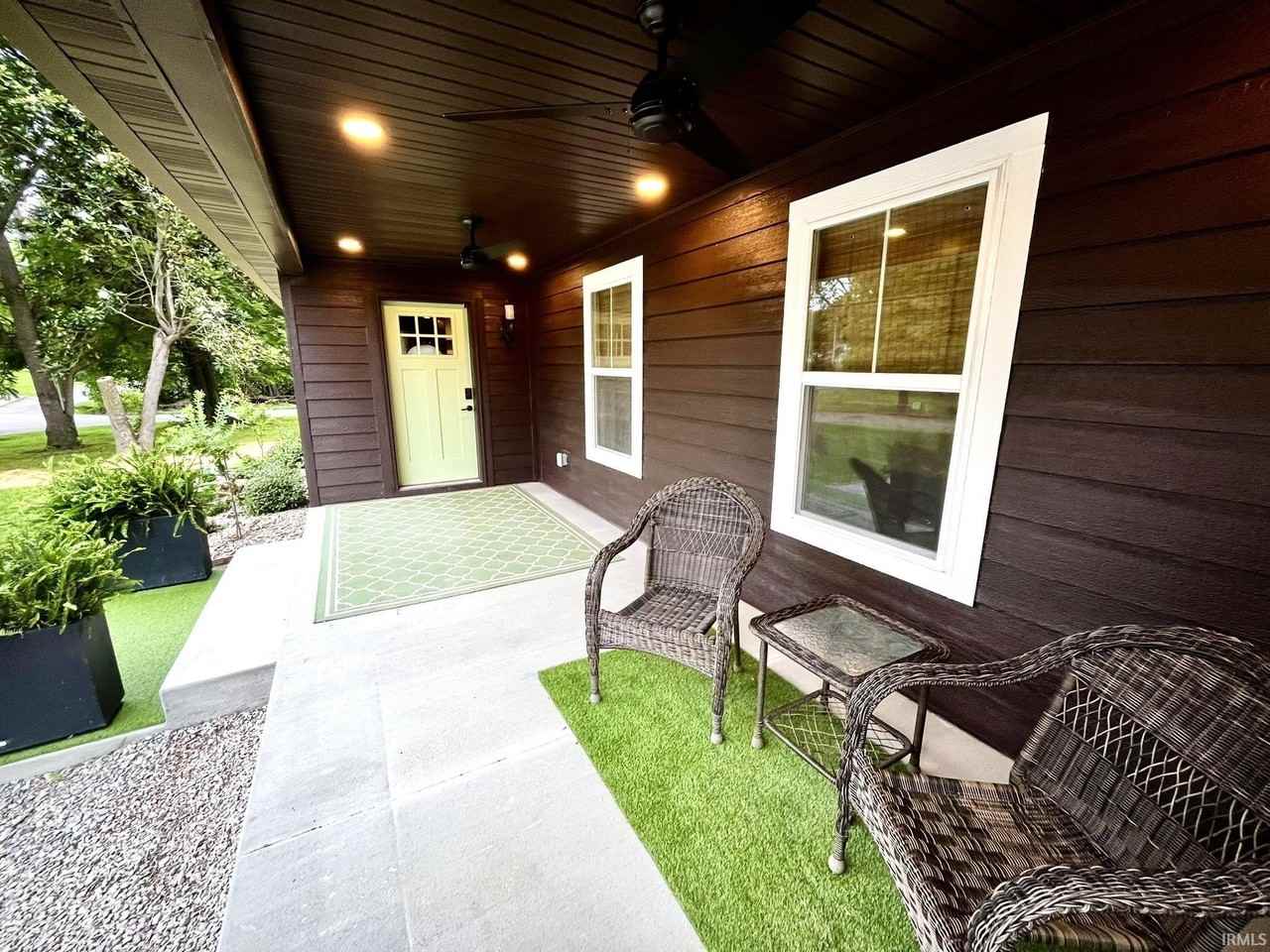 623 Monroe St - Photo 4 of 30