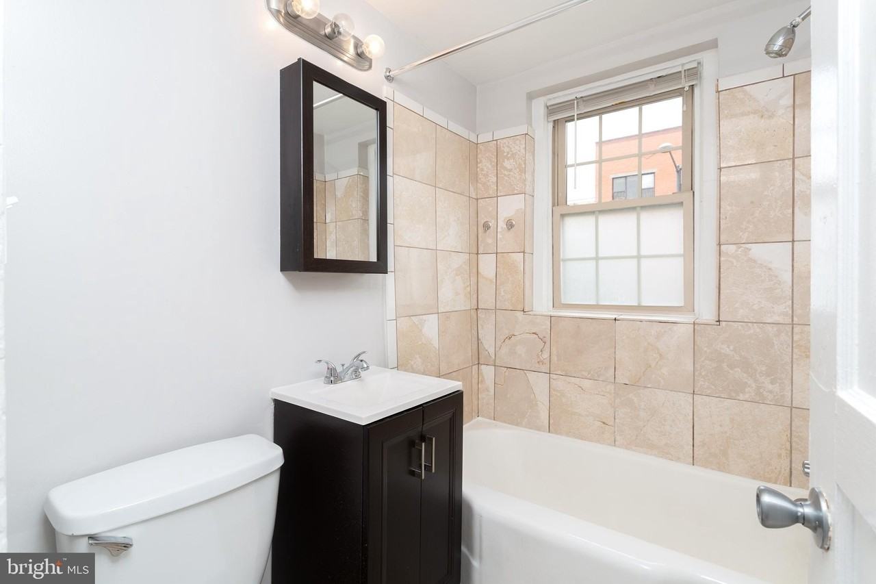 2415 Ontario Rd Nw #102 - Photo 3 of 27