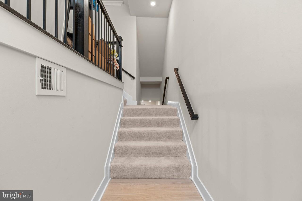 7638 Quartzite Ln - Photo 2 of 43