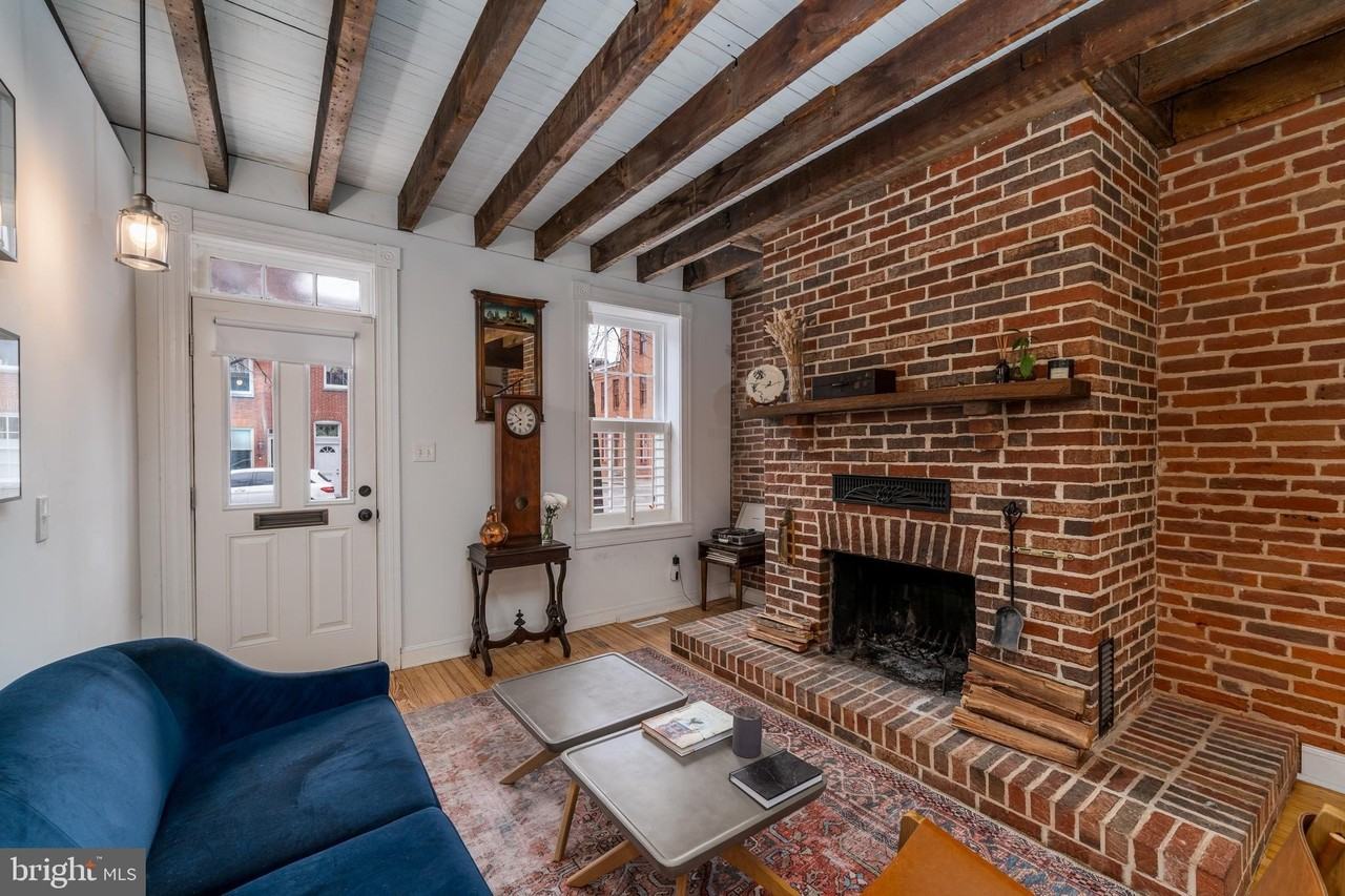 803 S Bond St - Photo 3 of 47