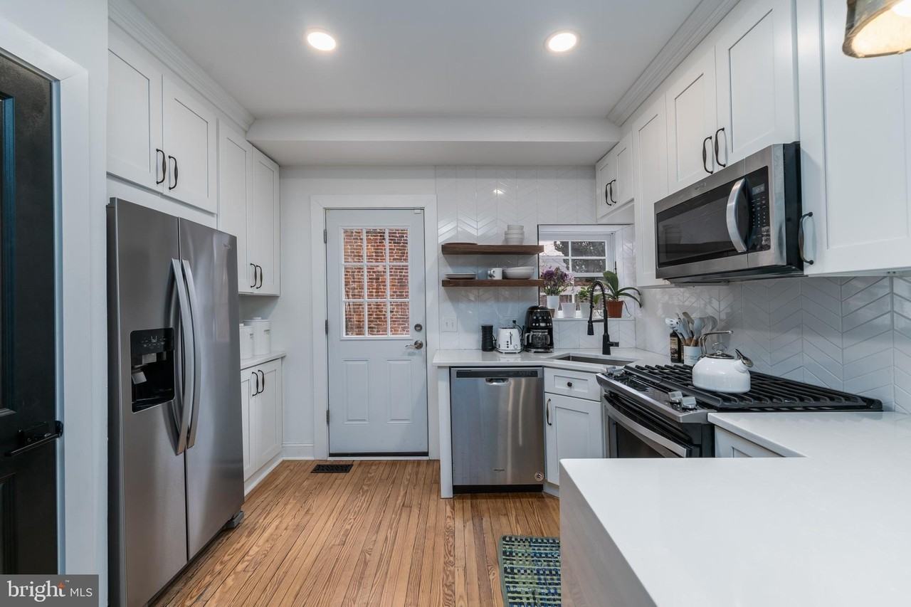 803 S Bond St - Photo 6 of 47