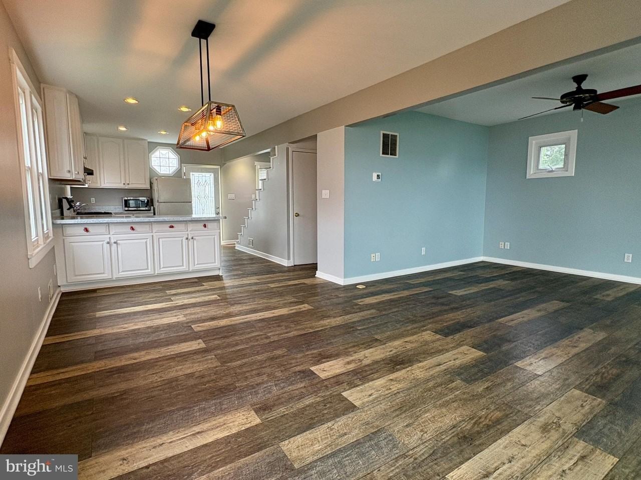 2513 Barrison Point Rd - Photo 5 of 43