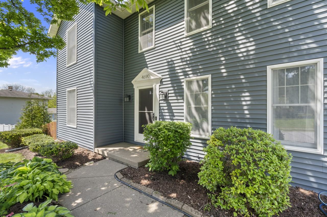 4690 Lindbergh Dr - Photo 2 of 48