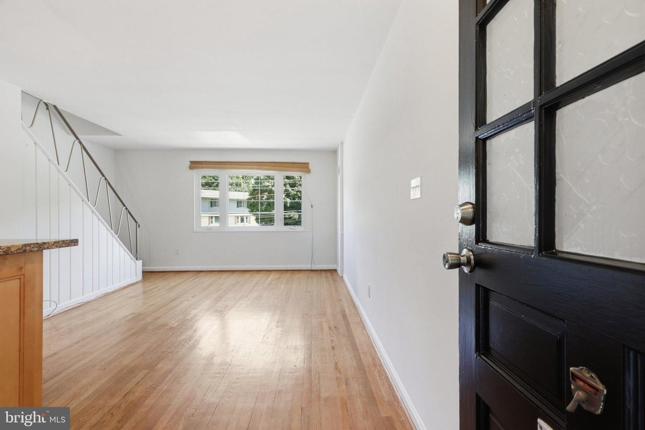 5364 Pooks Hill Rd #301 - Photo 5 of 25