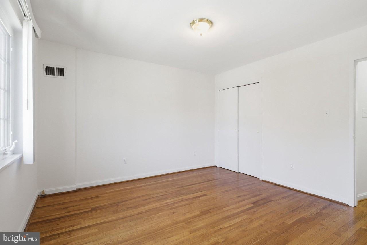 5364 Pooks Hill Rd #301 - Photo 7 of 25